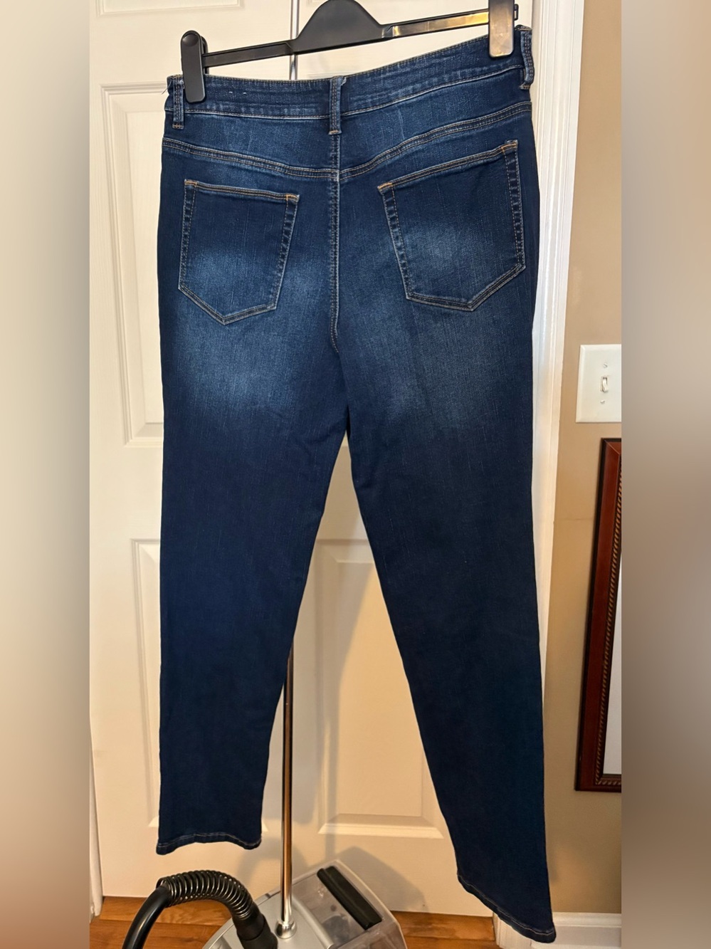 Jeans - Picture 2 of 3